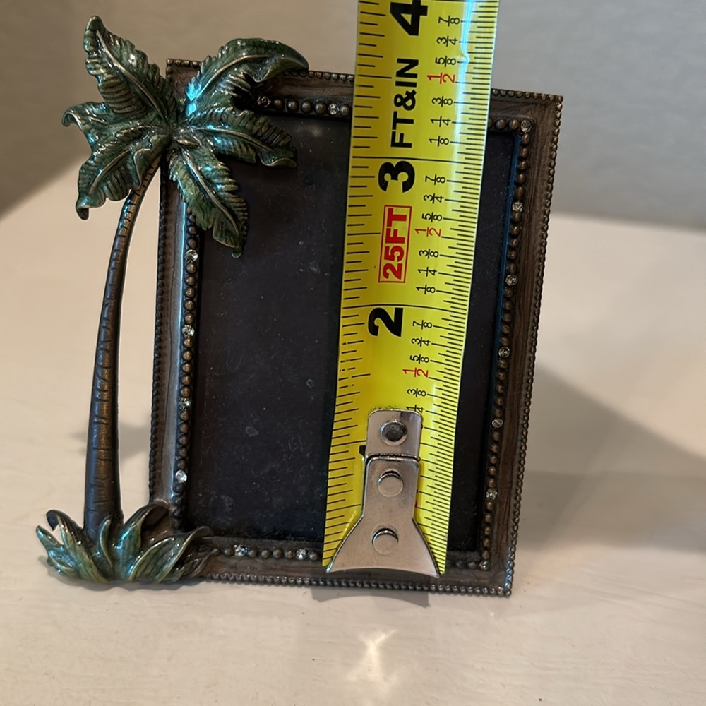 2 small picture frames - Picture 6 of 6
